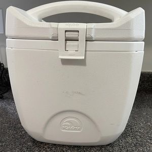 Igloo Ice Cap White Cooler 12qt